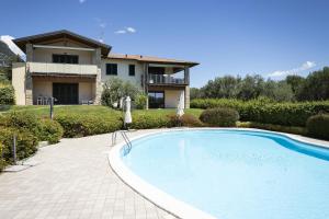 8 Garden Vistalago