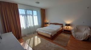 Villaweb apartment 1st floor, 3rooms just 5min drive to center and airport