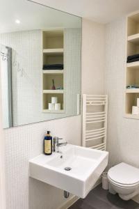 Stylish City View Apartment At Rotunda 3