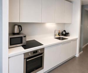 Stylish City View Apartment At Rotunda 3