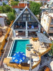 Duplex villa with pool and jacuzzi