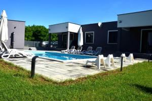 Apartment 1 in Villa zain with shared swimming pool