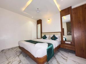 Cosmos Lite Hotel - Vijay Nagar