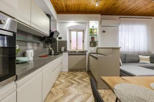 Konak Olive Guesthouse Heart of Vlora by PikHost