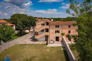 Iva Apartments