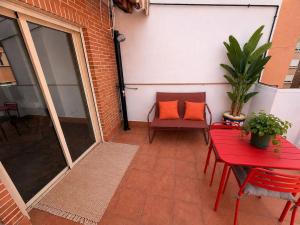 Balcony room with AC near Alicante center