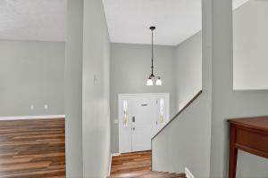 Sun-Kissed River Retreat- Three bedroom Three bathroom