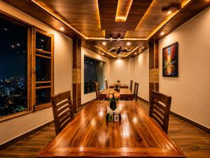 Hotel Woods inn Dalhousie #MBS Travels # Rooftop # Restaurant # Top Rated Property