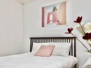 Cozy and quiet aesthetic accommodation on Line 2