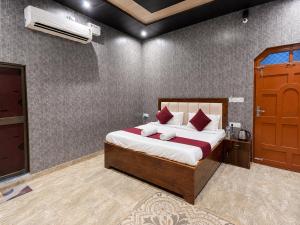 Hotel Shreeji Palace - Ayodhya