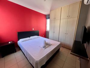 Spacious 2-BR Apt, Close to the Beach