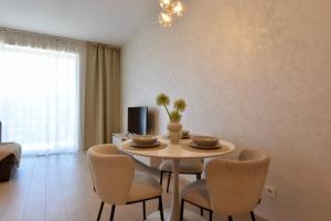 Aloe & Agave Apartment