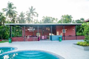 Breeze Inn Beach Resort