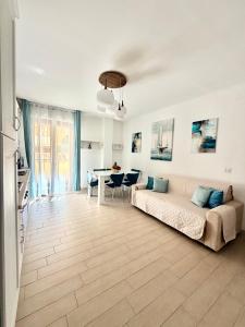 Apartment For 6 People Near The Sea