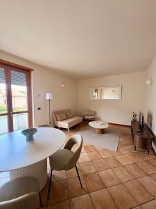 Lake Como Golf Apartment