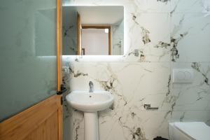 Glow Guest House