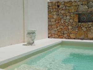 LE SORELLE Sea front -villa whit private pool