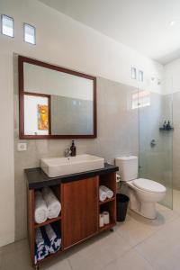 Villa Susan 6 BR - 5 mins to cafes and shops in Seminyak