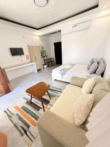 Reynaldos Place Corporation