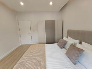 Ekkamai 5BR Town house Private Onsen Bangkok VVBKK35