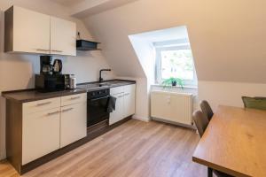 Livesto EasyCrew - 3 Rooms Modern apartment TV, WIFI, Kitchen, Parking