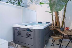 Salomi Suite with outdoor Jacuzzi