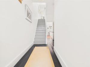 Central Falmouth Townhouse | Near National Maritime Museum & Beaches | Parking