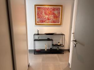 Spacious and quiet, air conditioning, parking, high floor