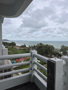 New world condo1104
