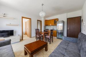 Orikum Beachside Retreat Apartment 2 by PikHost