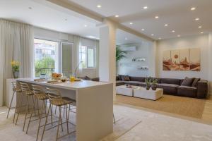 Sunny Central Retreat with Private Plunge Pool
