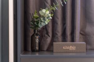Giverny Hotel
