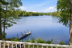Lakeside Escape on Crescent Lake with Sauna Fire Pit