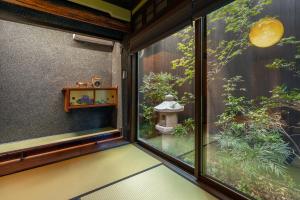 鶴Inn 梅田 天王寺 大阪城直通 バス2 トイレ2 最大8名 JR寺田町9分 花時居