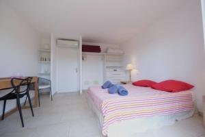 Air-conditioned villa with pool Mouries Alpilles sleeps 8