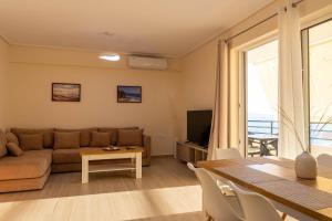 Familiar Apartment! Near the Sea! Free Parking!