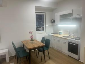 XH Mani APARTMENTS
