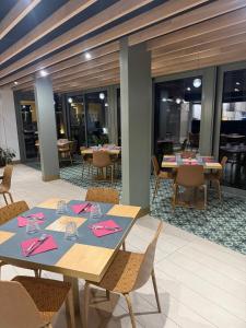 LEON DORO - Art Hotel