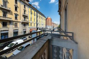 Isola - Porta Nuova- Elegant 1BDR apartment with balcony