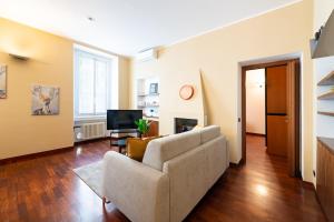 Isola - Porta Nuova- Elegant 1BDR apartment with balcony