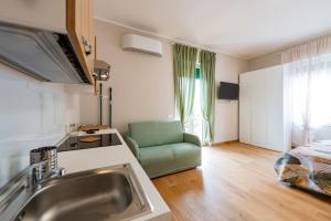 GuestHost - Cozy Balcony Flats near the Sea Francavilla