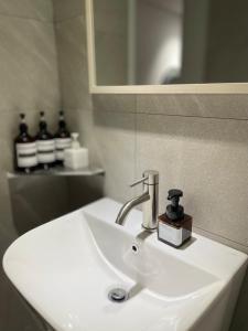 Gyeol - 3min to Hongdae, New Renovated, Free Parking