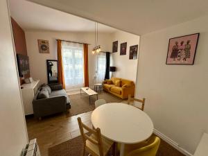 Elegant 2 Bedroom Apartment with Free Parking Paris St-Denis by Immo Kit BNB