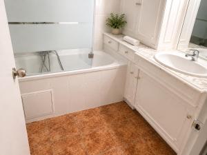 Chambre dans appartement partagé proche de Paris de laéroport dOrly