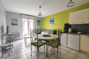 Apartment 10 minutes from the beach - balcony