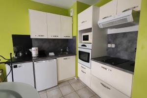 Apartment 10 minutes from the beach - balcony