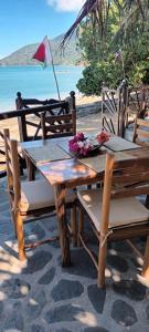 Ravoravo Beachfront Family lodge in Lokobe National Park-Nosy be, autentic Madagascar expiriance with europian confort
