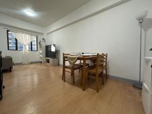 Cozy Urban Retreat in Burgos Circle, BGC