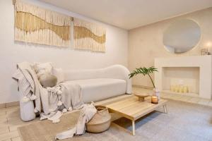 Huge 4BR with 2 big Terraces