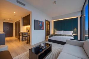 Luxury E11EVEN Residence Pool Beach Club & Gym